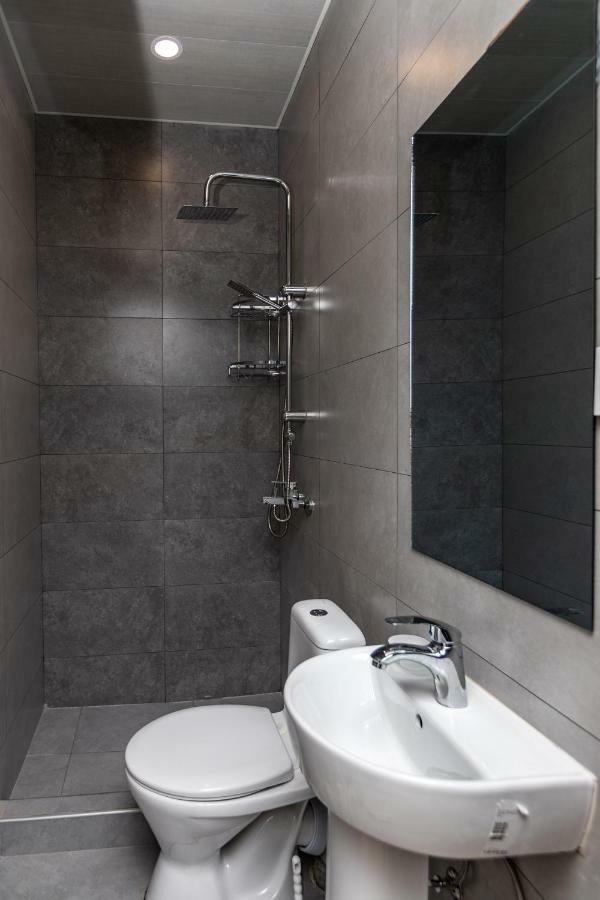 Grape House Hotel Тбилиси Екстериор снимка