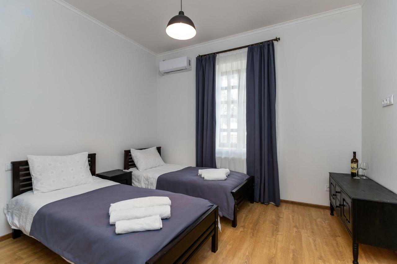 Grape House Hotel Тбилиси Екстериор снимка