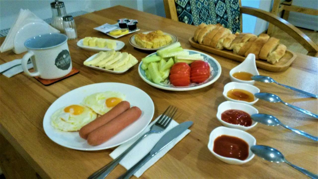 Grape House Hotel Тбилиси Екстериор снимка