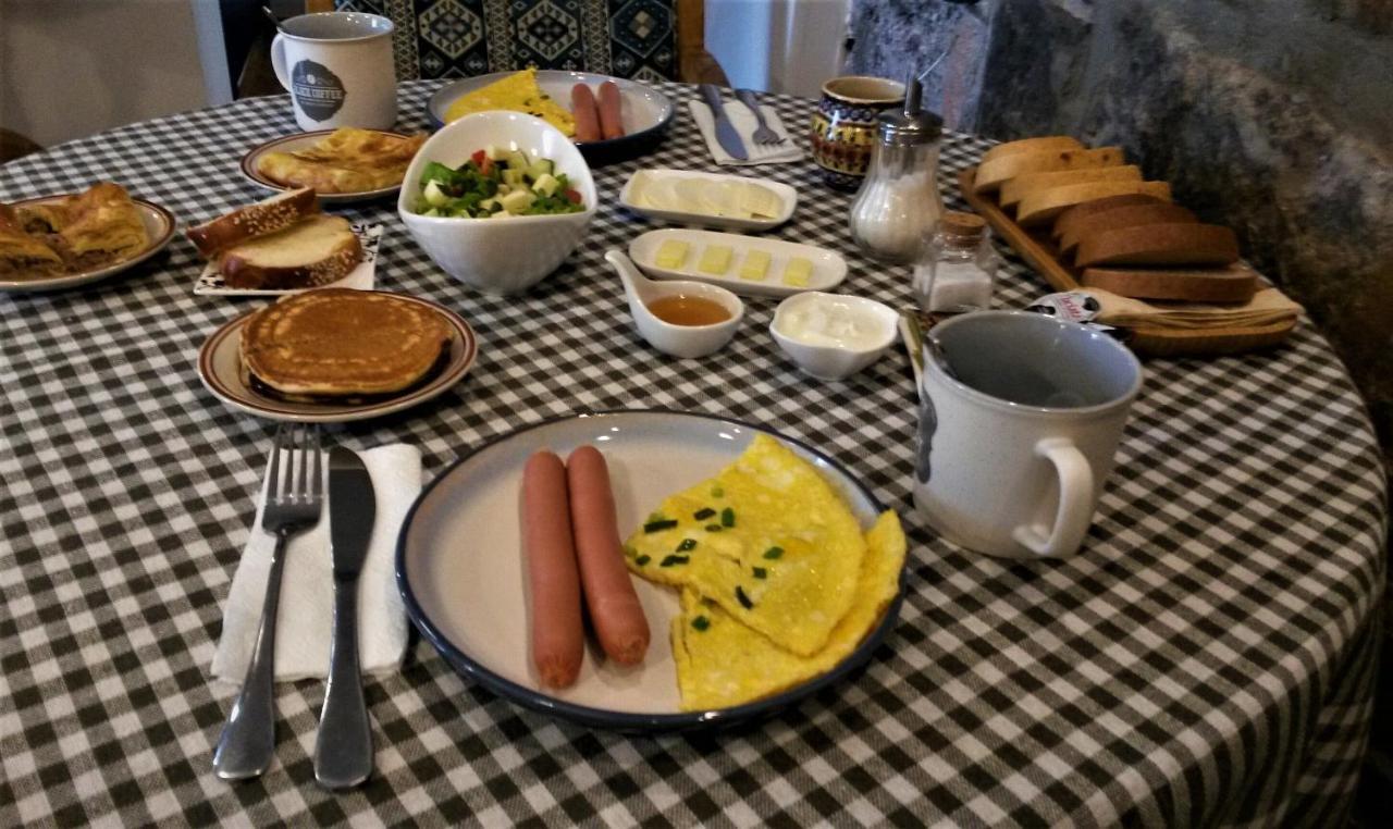 Grape House Hotel Тбилиси Екстериор снимка